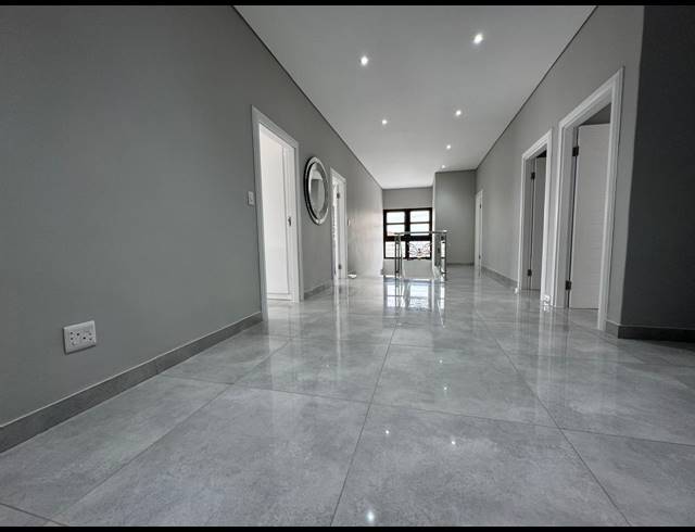 5 BEDROOM TOWNHOUSE FOR SALE IN IZINGA